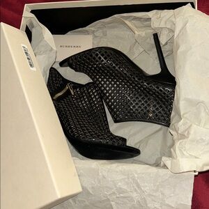 Burberry ankle boot heels